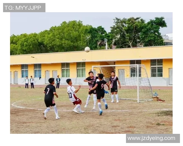 实验小学足球比赛精彩纷呈同学们展现团结拼搏精神与运动风采